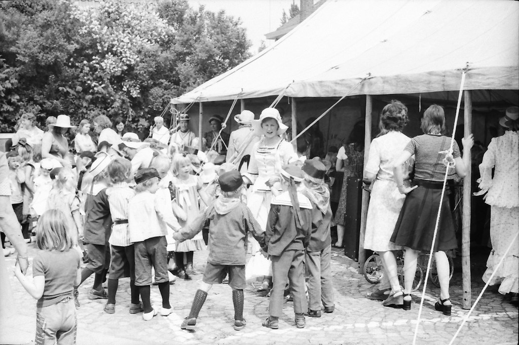 1975 • Schoolfeest divers jubileumjaar